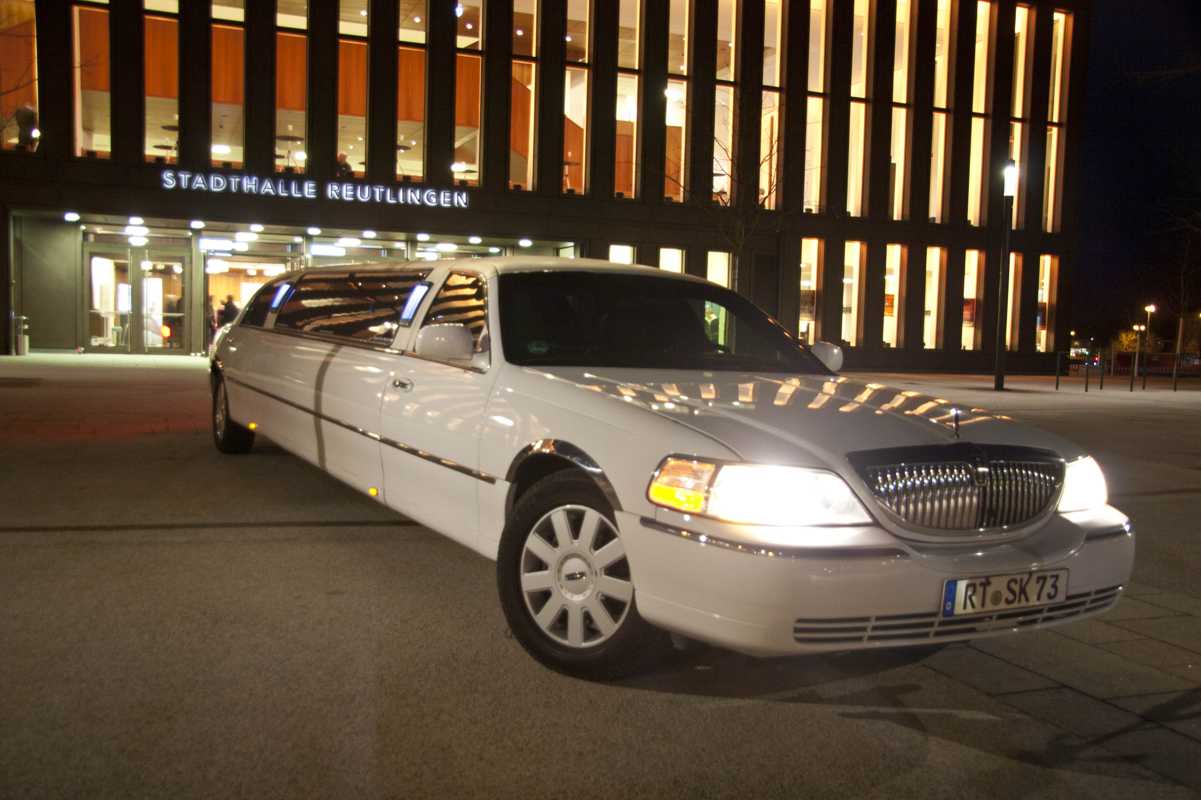 Stretchlimo Kristen vor Stadthalle Reutlingen